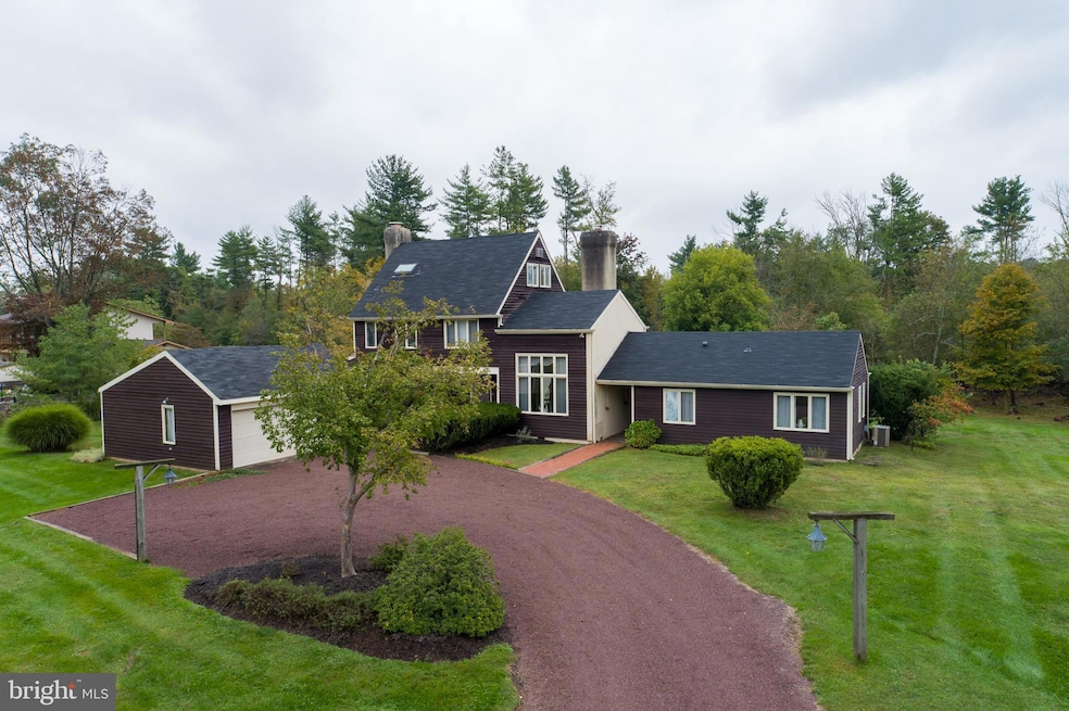 880 Brandon Ln, Schwenksville, PA 19473 - photo 1