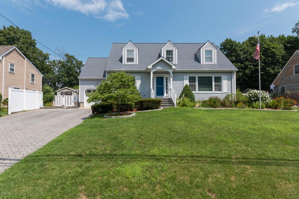 19 Maple St Darien CT 06820-print-001-28