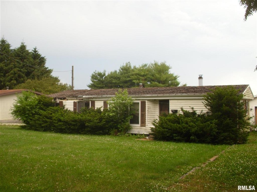 249 S Pitt St, Virginia, IL 62691 - photo 1