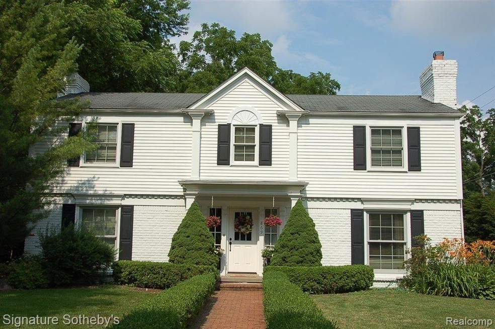 869 Fairfax