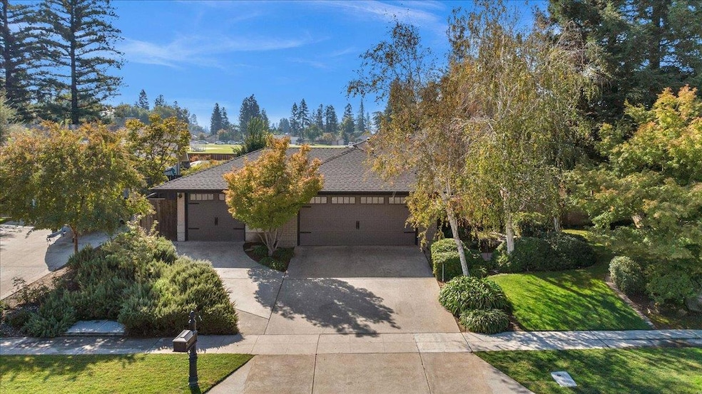 Pending $599,900 • Co-Listing Agent