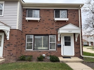 507 Washington Square unit 19, Wood Dale, IL 60191 - photo 1