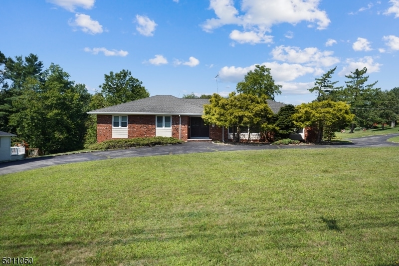 58 Shrewsbury Dr, Livingston, NJ 07039 - photo 1