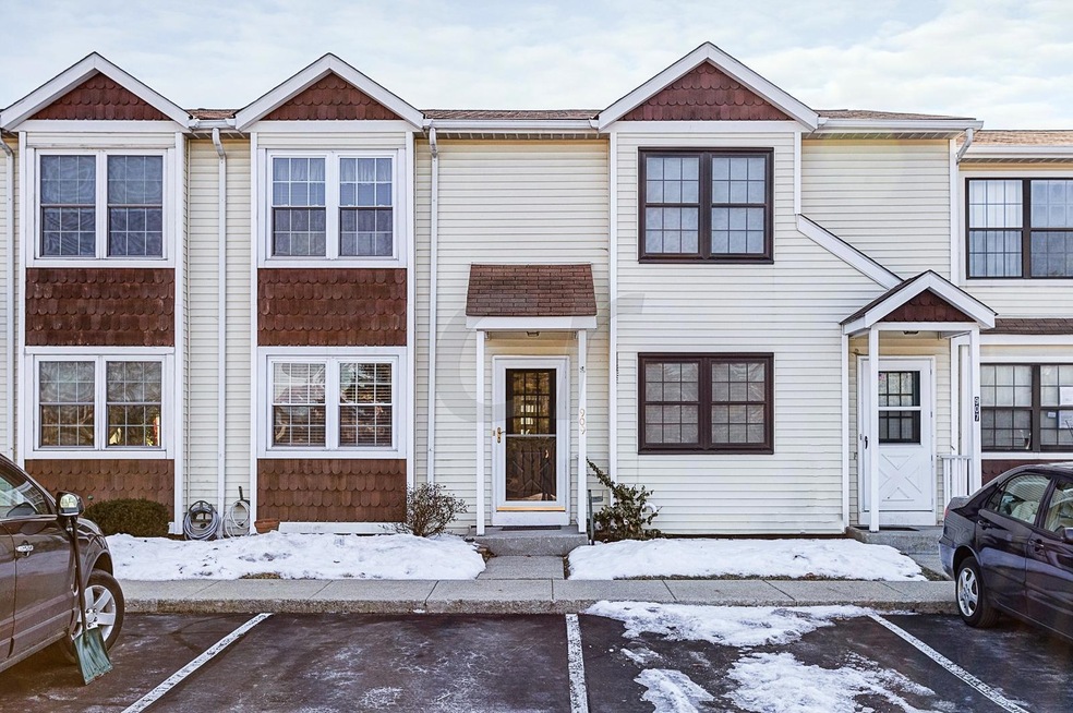 909 Soramill Lane in Worthington Glen
