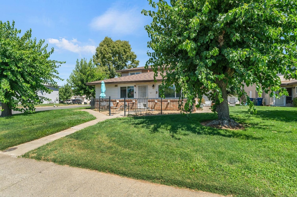 For Sale $219,900 • Co-Listing Agent