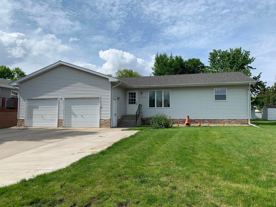 1416 E 1st Ave, Mitchell, SD 57301 - photo 1