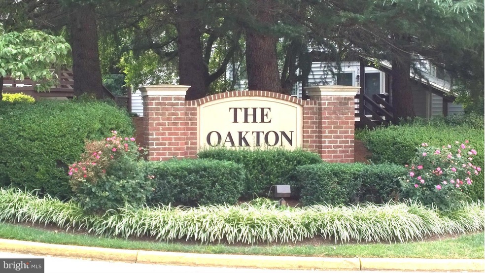9927 Oakton Terrace Rd unit 9927, Oakton, VA 22124 - photo 1