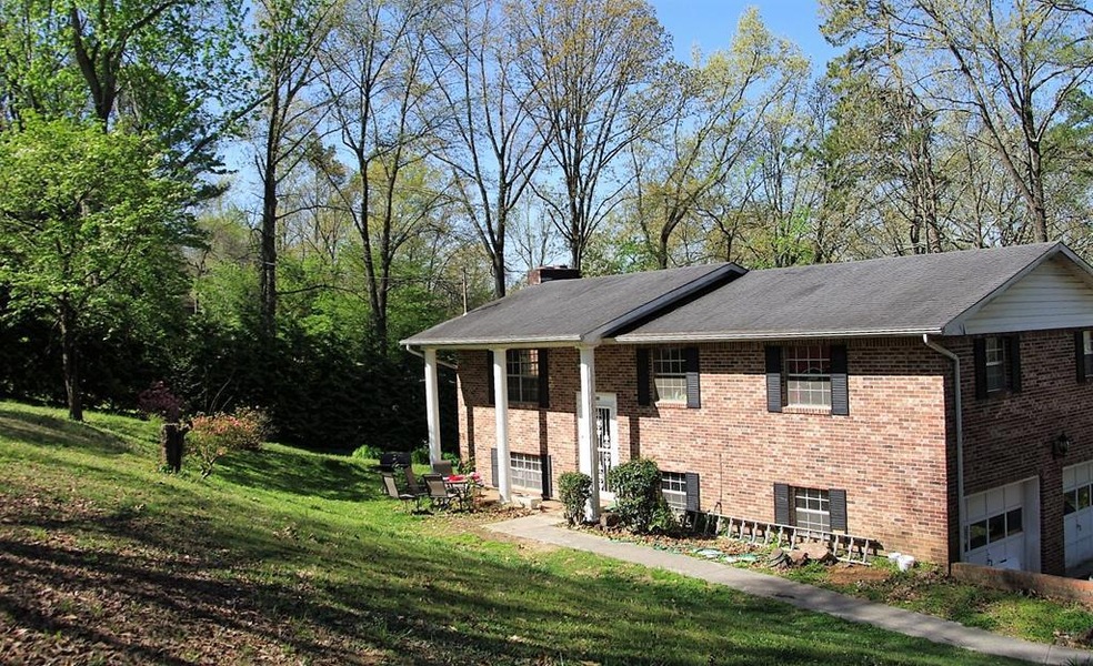 301 Norris Cir, Tunnel Hill, GA 30755 - photo 1