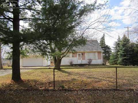 1386 Conway St, Flint, MI 48532 - photo 1