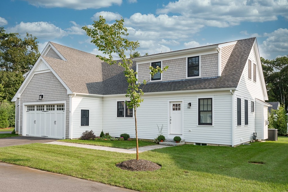 220 Center St unit 5, Pembroke, MA 02359 - photo 1