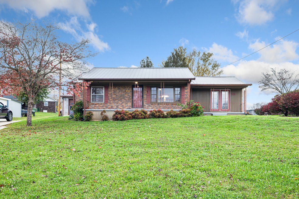 513 Bell St, McMinnville, TN 37110 - photo 1