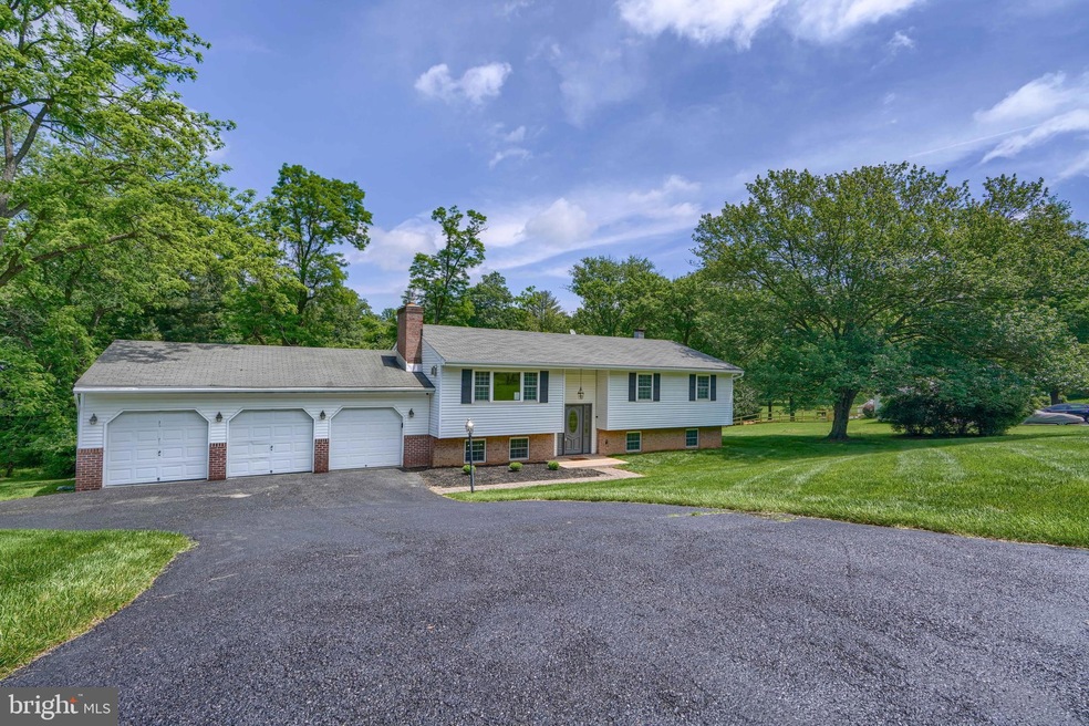 5817 Dale Dr, Sykesville, MD 21784 - photo 1