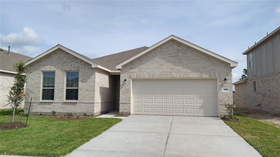 319 Paso Fino Dr, Alvin, TX 77511 - photo 1