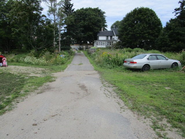 24 School mess, and interior pics 001
