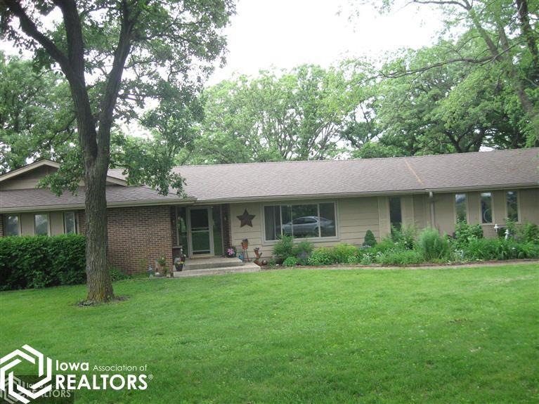 5320 N 59th Ave W, Newton, IA 50208 - photo 1