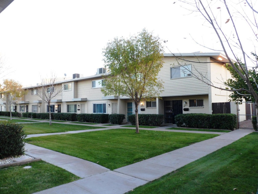 Front View of Townhome Unit B-1 (2)
