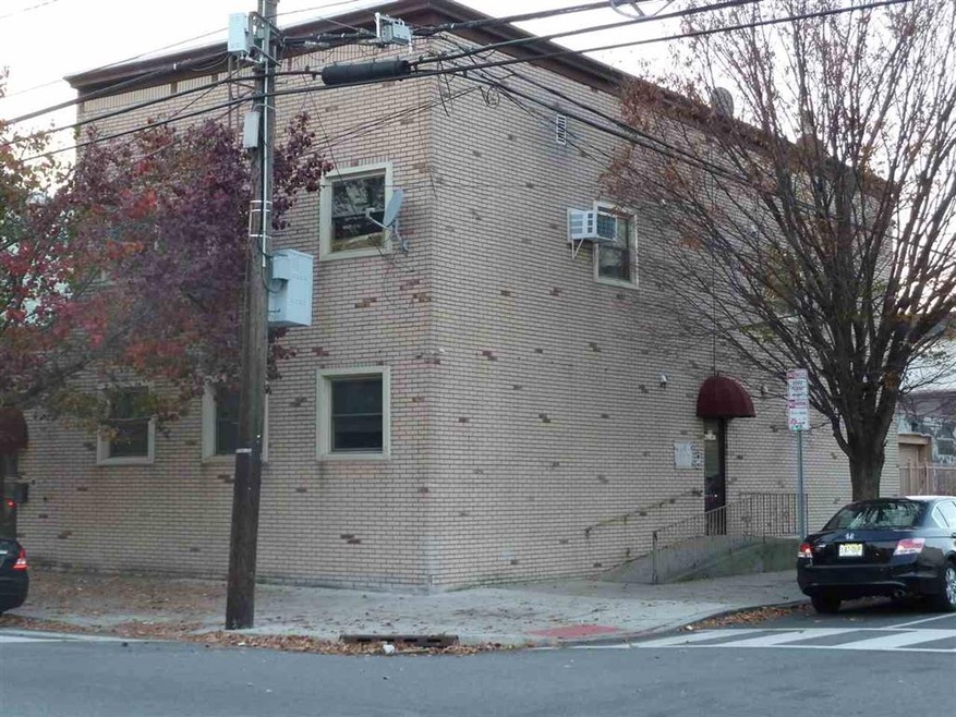 159 Mallory Ave unit 2, Jersey City, NJ 07304 - photo 1