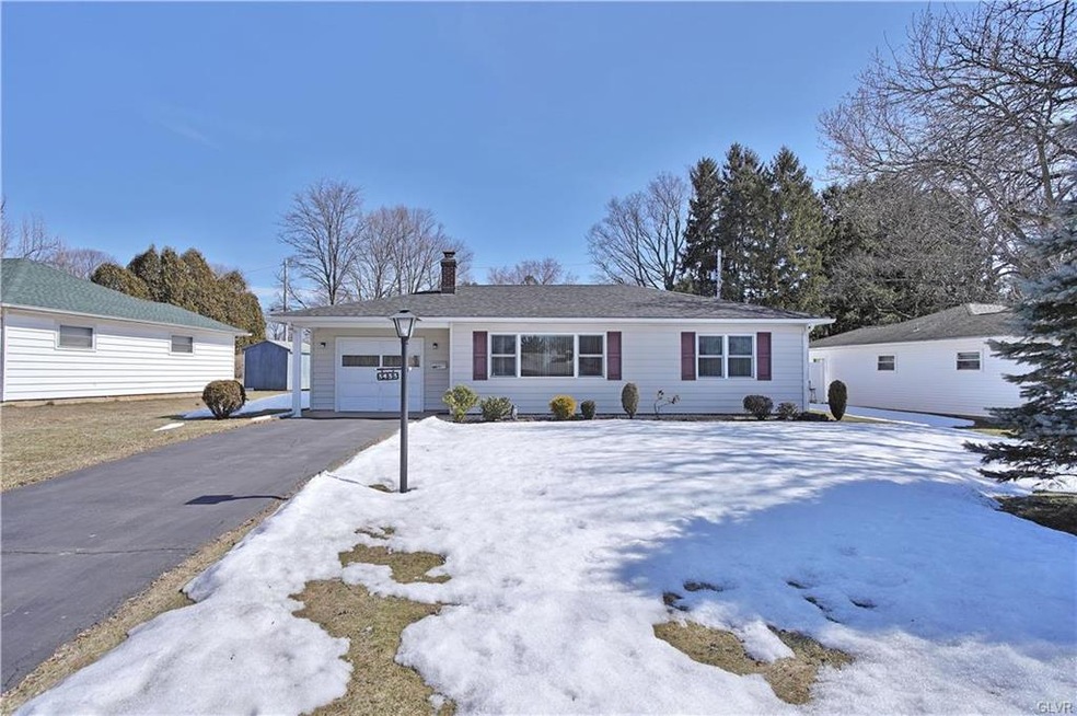 Welcome to 3433 Cambridge Circle!