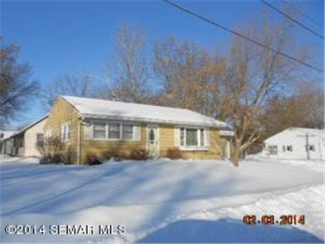 954 S 1st Ave, Albert Lea, MN 56007 - photo 1