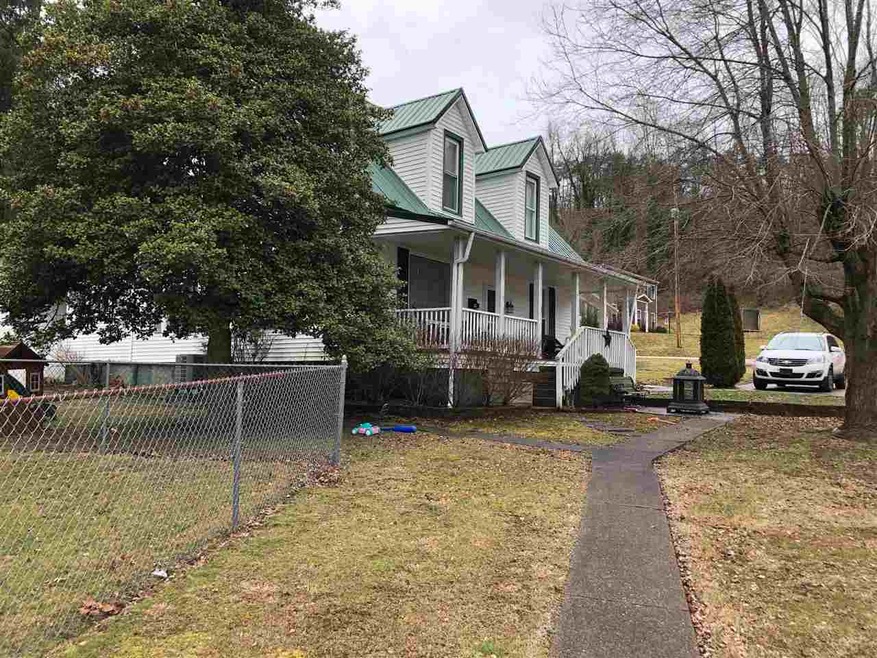 99 Florida St, Milton, WV 25541 - photo 1