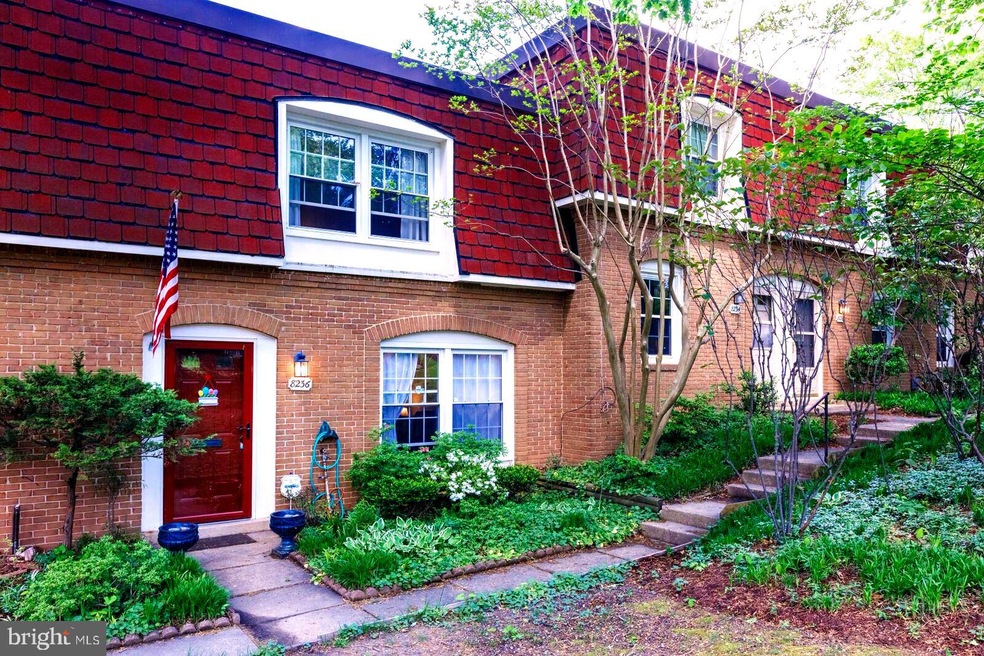 8236 Carrleigh Pkwy unit 87, Springfield, VA 22152 - photo 1