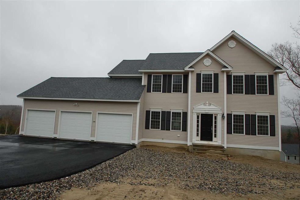 114 Brookview Dr, Hooksett, NH 03106 - photo 1