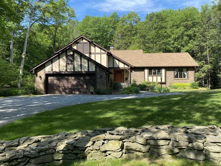 7 Buttonwood Ln, Rhinebeck, NY 12572 - photo 1