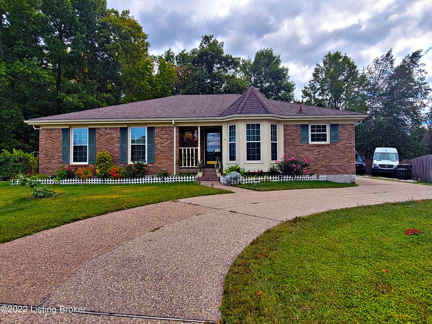 7504 Crabtree Dr, Louisville, KY 40228 - photo 1