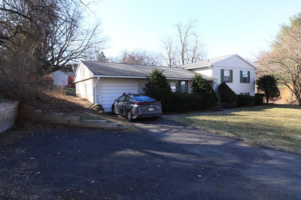 26 Valley Ln, Amherst, MA 01002 - photo 1