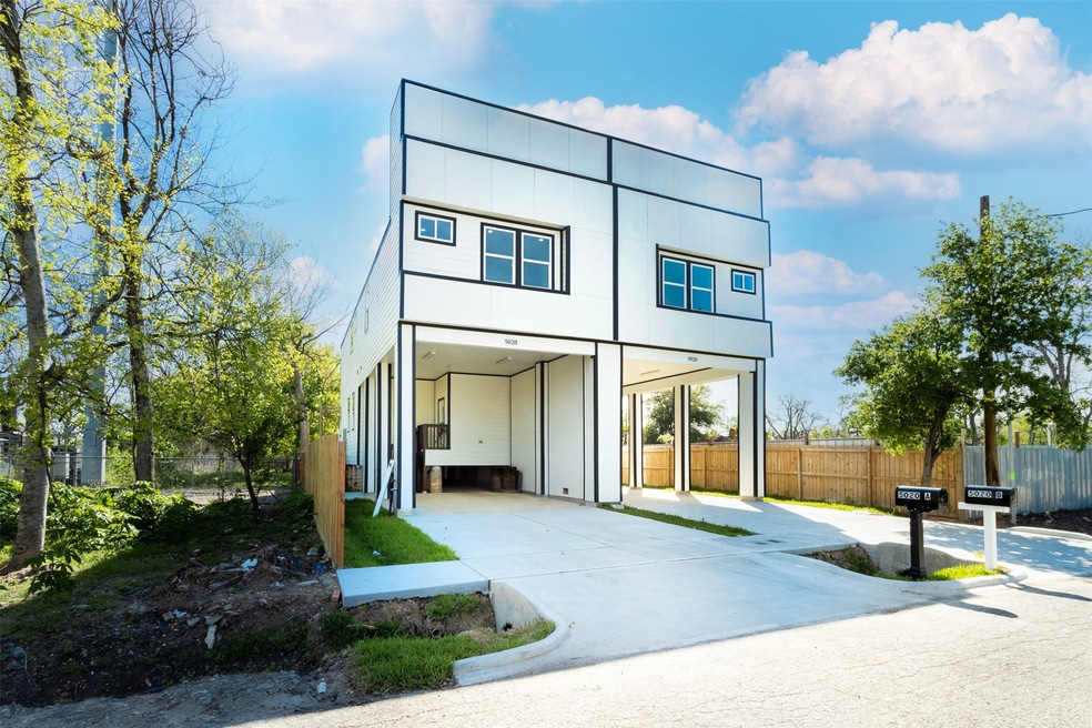 5020 Sayers St unit B, Houston, TX 77026 - photo 1