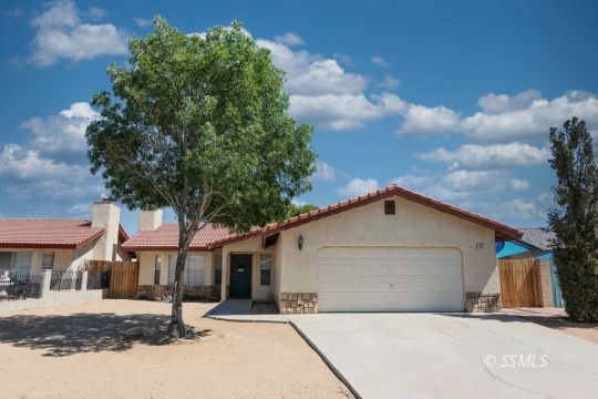 Street view to a beautiful home!!