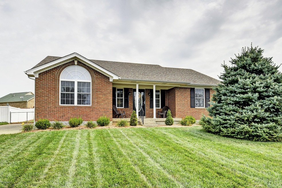 544 Forest Ridge Dr, Mount Washington, KY 40047 - photo 1