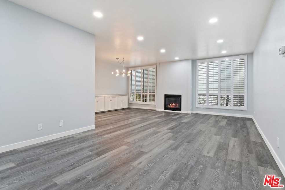 927 N Kings Rd unit 107, West Hollywood, CA 90069 - photo 1