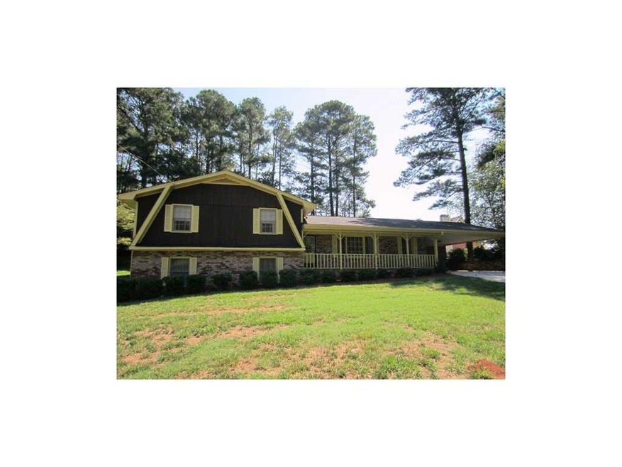 Exterior Front. Well maintained home with 4 sides 