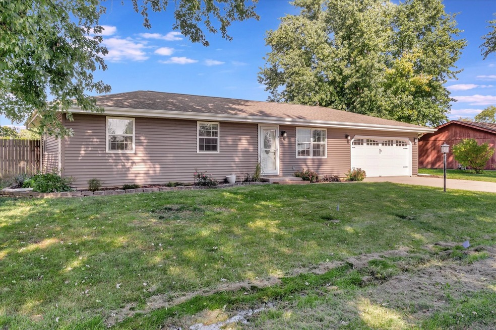 2 Southview Dr, Sidney, IL 61877 | MLS# MRD11908093