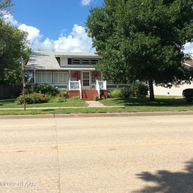 300 Main St, Drayton