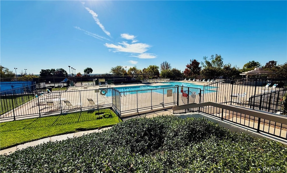 13212 La Jolla Cir unit 307-B, La Mirada, CA 90638 - photo 1