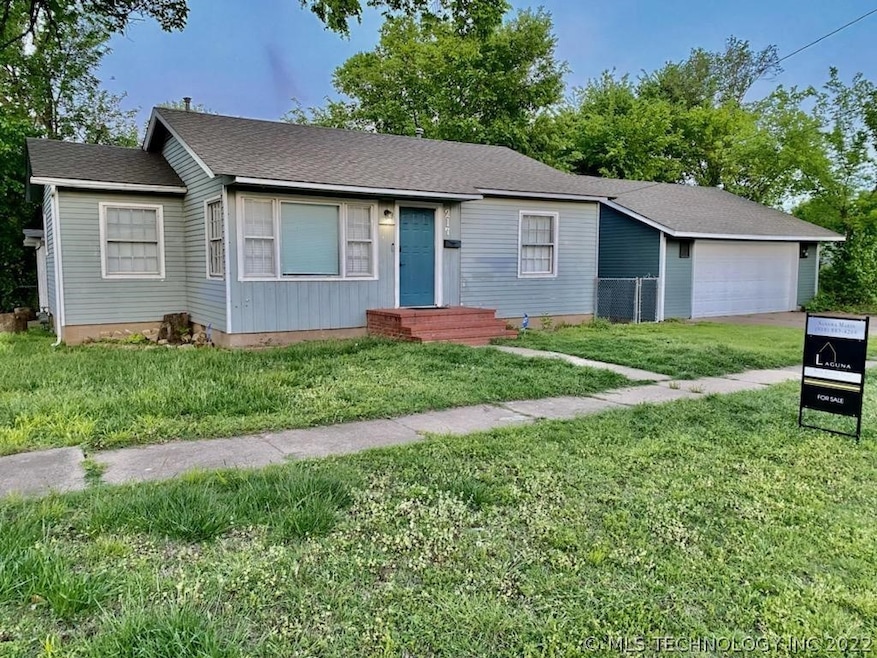 217 N Adams St, Sapulpa, OK 74066 - photo 1