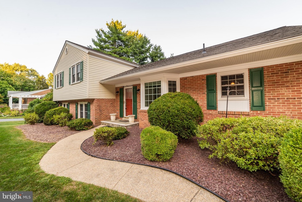 26121 Rudale Dr, Clarksburg, MD 20871 - photo 1