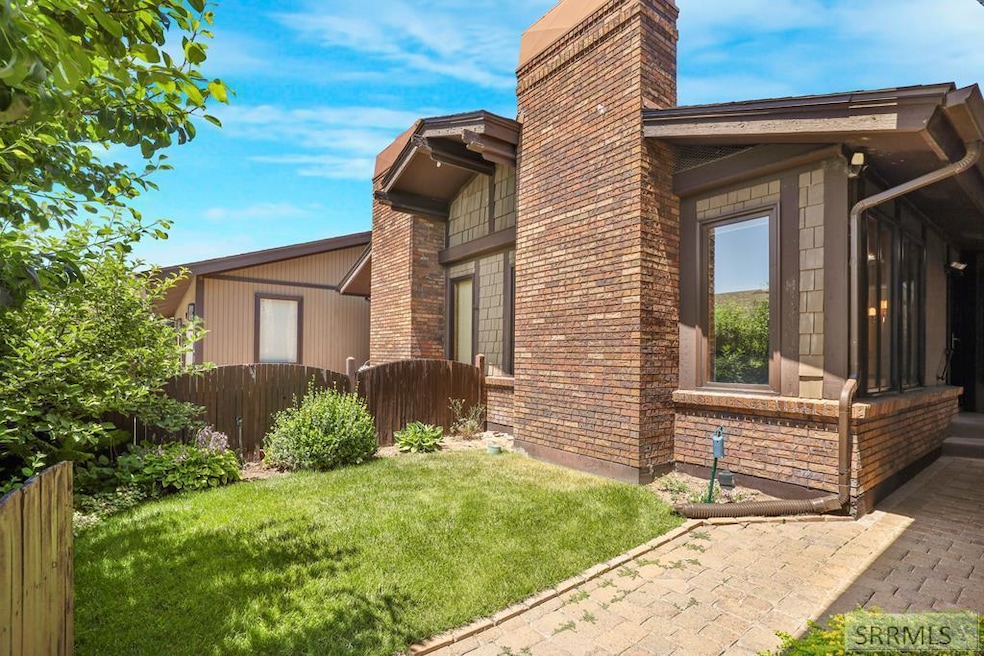 1307 Laurel Dr, Idaho Falls, ID 83404 - photo 1