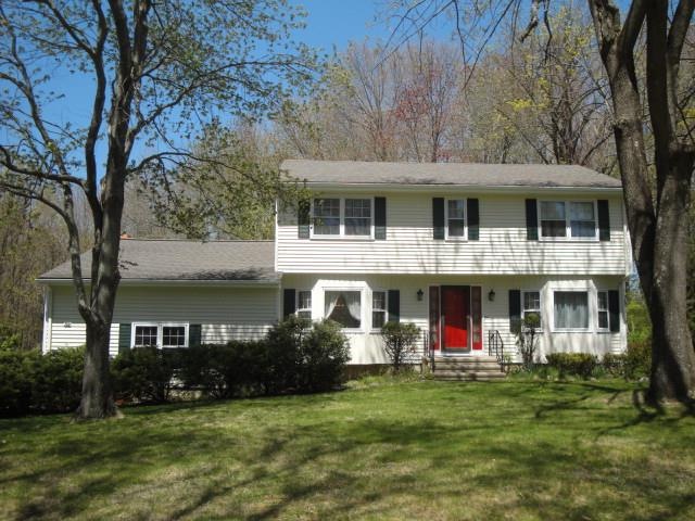 32 Clover Hill Rd, Trumbull, CT 06611 - photo 1