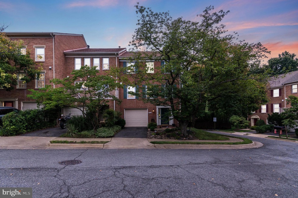 5910 Munson Ct, Falls Church, VA 22041 - photo 1