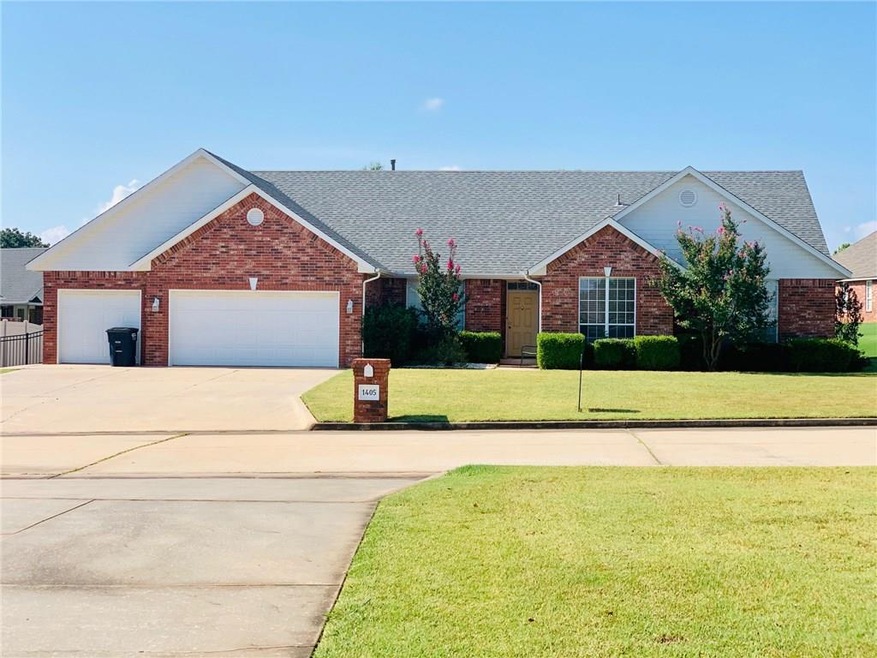 Beautiful home on a stunning cul-de-sac in Grove D