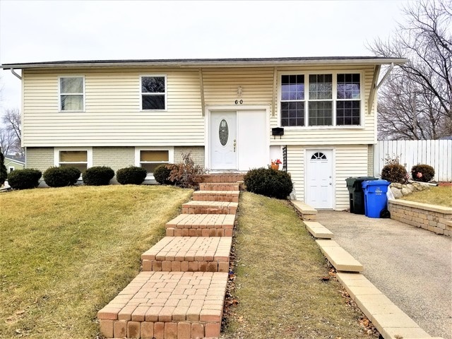 60 Alameda Dr, Carpentersville, IL 60110 - photo 1