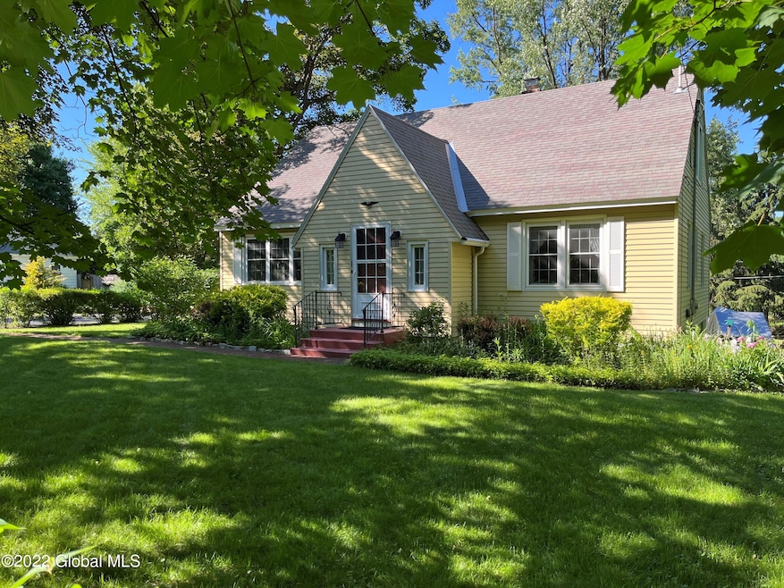 171 Menands Rd, Albany, NY 12211 - photo 1