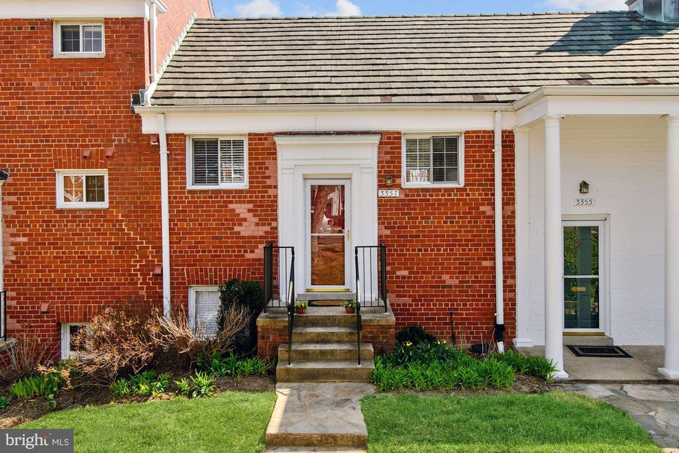 3357 Martha Custis Dr unit 825-3357, Alexandria, VA 22302 - photo 1