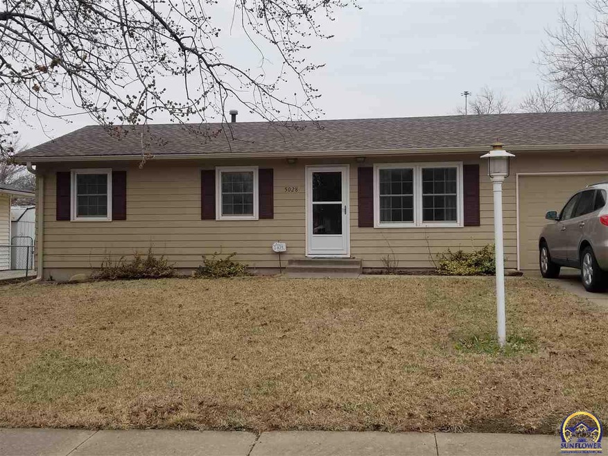 5028 SW 31st St, Topeka, KS 66614 - photo 1