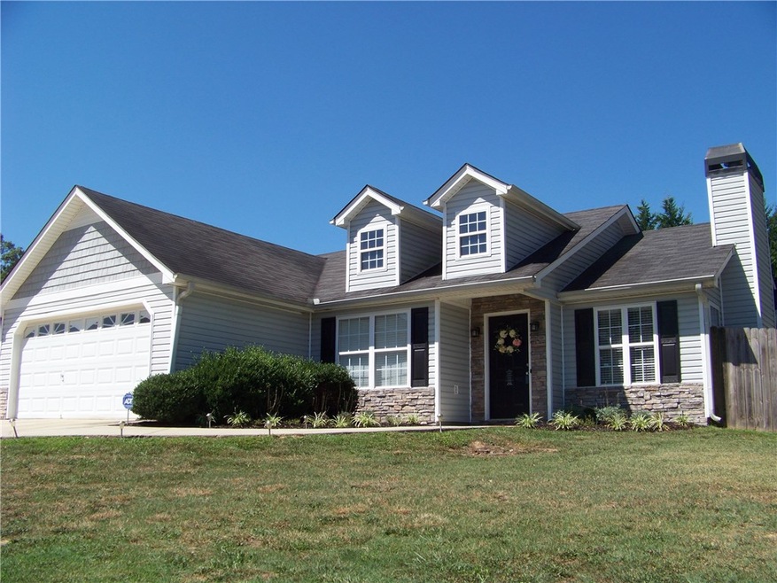 Beautiful 3 bedroom 2 bath ranch!