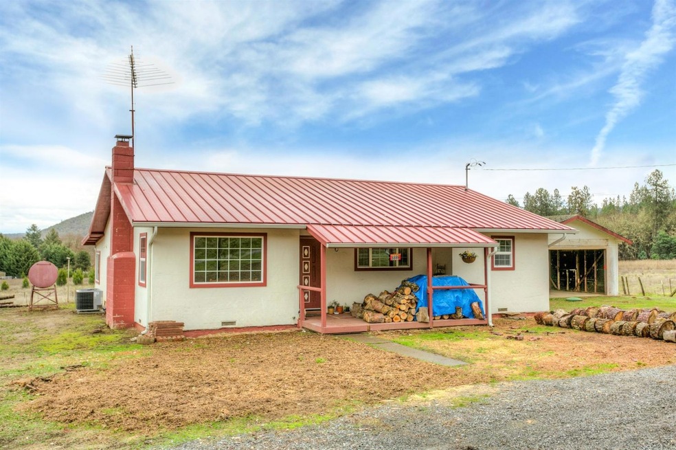 6666 Cypress Dr, Central Point, OR 97502 - photo 1