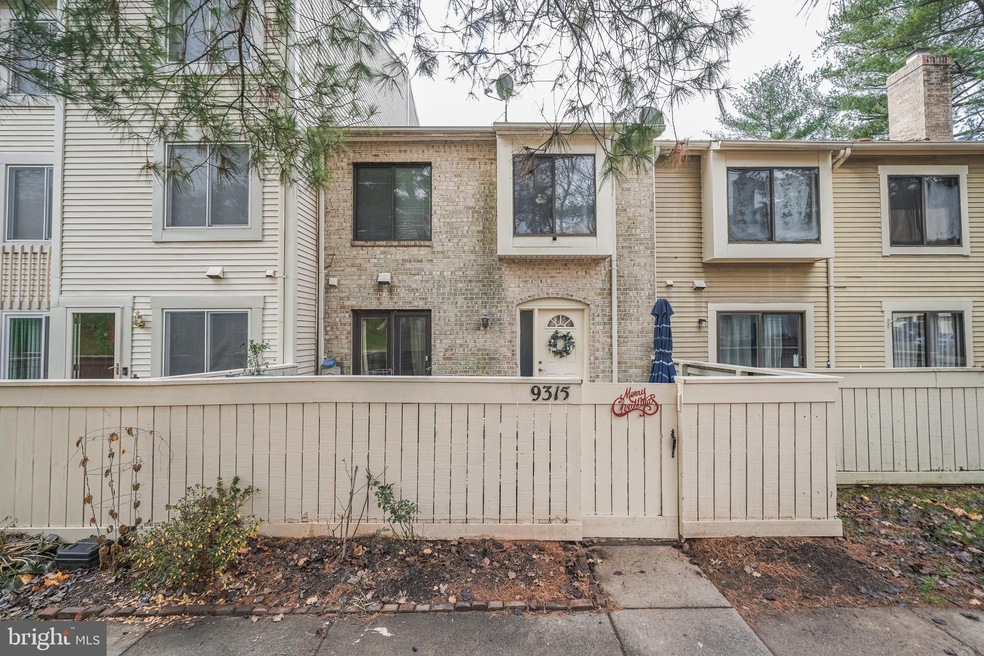 9315 Bathgate Ct, Montgomery Village, MD 20886 - photo 1